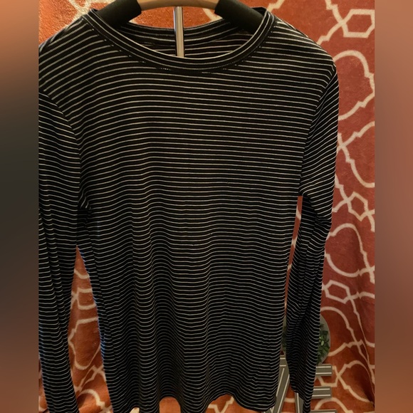 UNIVERSAL THREAD Long Sleeve Striped T-Shirt - Picture 1 of 3